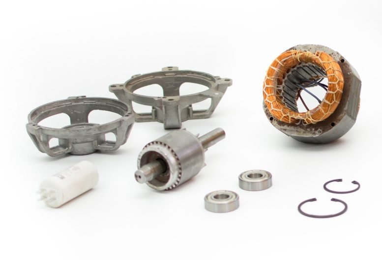 Despiece de motor eléctrico Charihué: estator bobinado, rotor, rodamientos, tapas araña